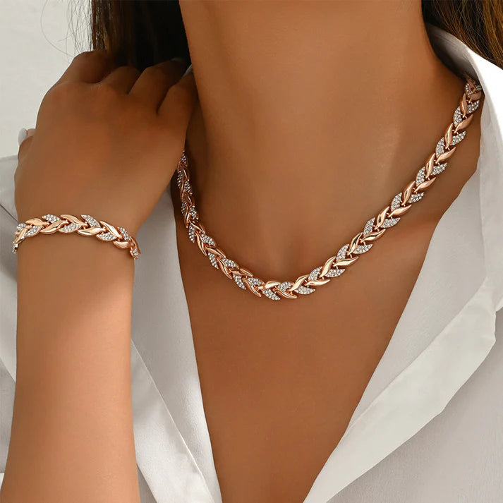 🌿 GOLDEN HARMONY: SET DE PULSERA Y COLLAR DISEÑO HOJAS🌿